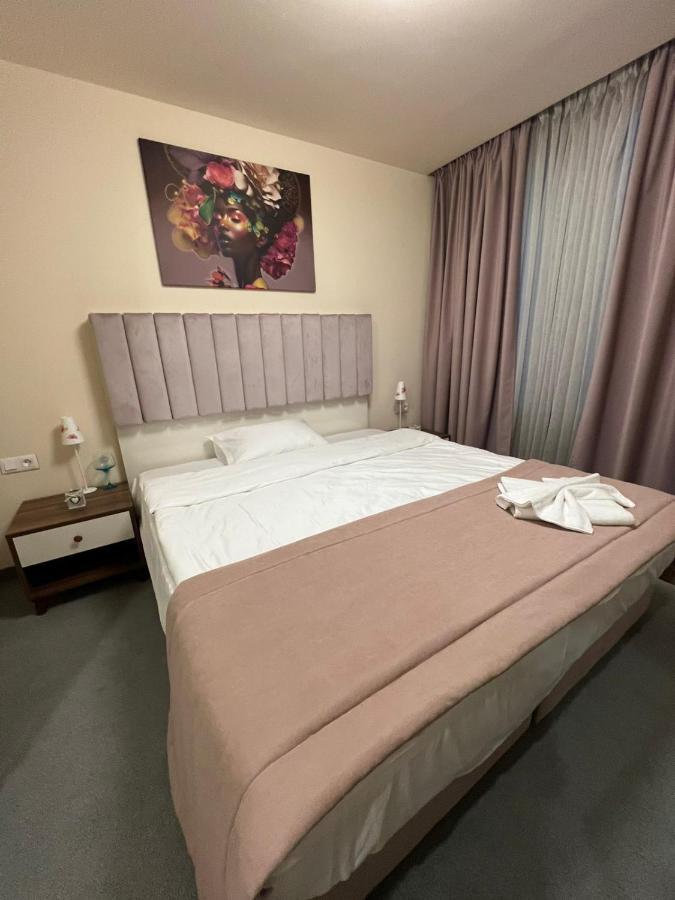 Floral Boutique Hotel Pleven Exteriör bild