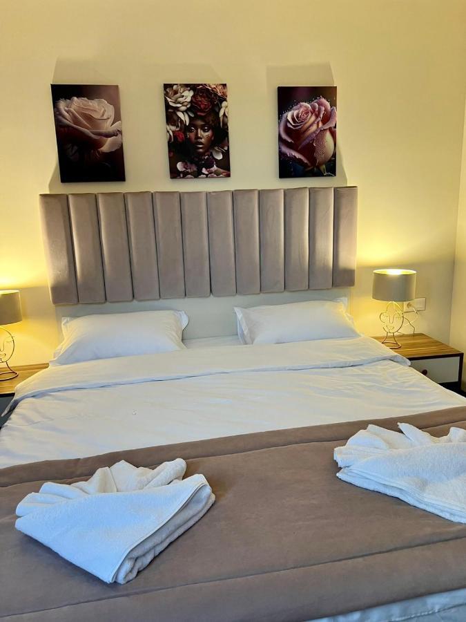 Floral Boutique Hotel Pleven Exteriör bild