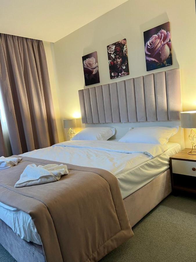 Floral Boutique Hotel Pleven Exteriör bild
