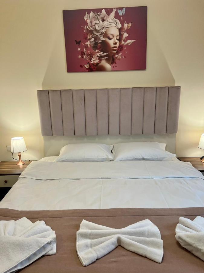 Floral Boutique Hotel Pleven Exteriör bild