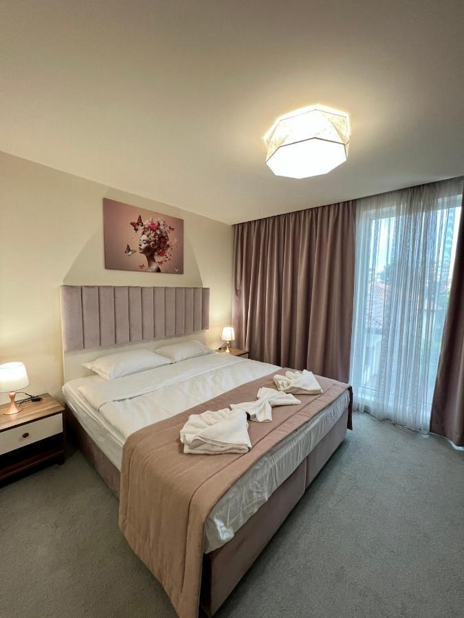 Floral Boutique Hotel Pleven Exteriör bild