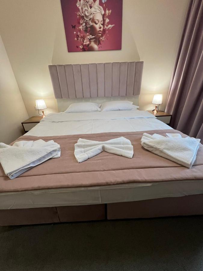 Floral Boutique Hotel Pleven Exteriör bild