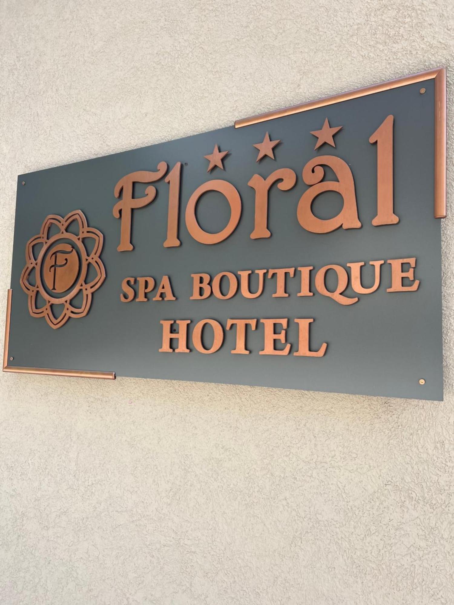 Floral Boutique Hotel Pleven Exteriör bild